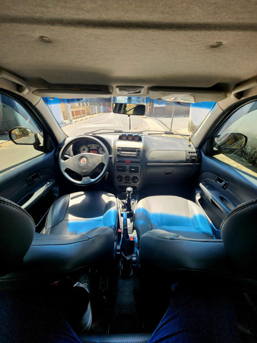 Fiat Strada 1.8 16v Adventure Cab. Dupla Flex 2p