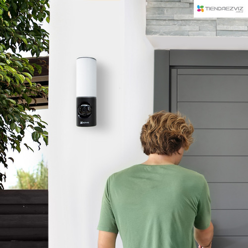 Camara Ezviz Lc3 Inteligente 4mpx Con Lampara Pared Exterio