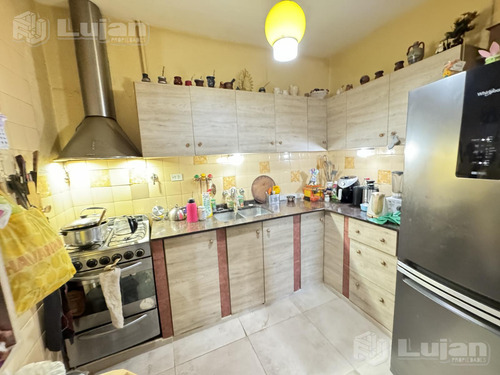 Venta Casa En Mataderos Albariño 900 - 5 Ambs Patio, Garage, Terraza