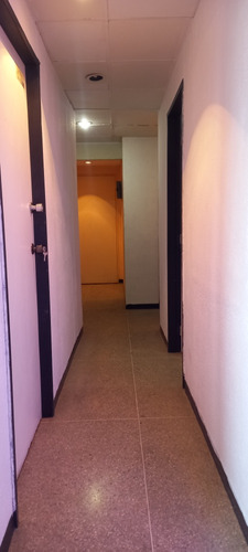 Imagen 7 de 14 de Oficina En Venta En La Torre Maracaibo (efi)