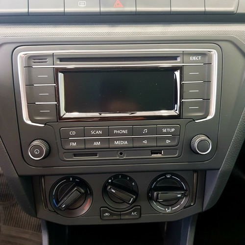 Imagen 11 de 15 de Volkswagen Gol Trend 1.6 Trendline 101cv