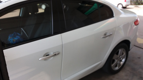 Renault Fluence 2.0 Dynamique Hi-flex 4p