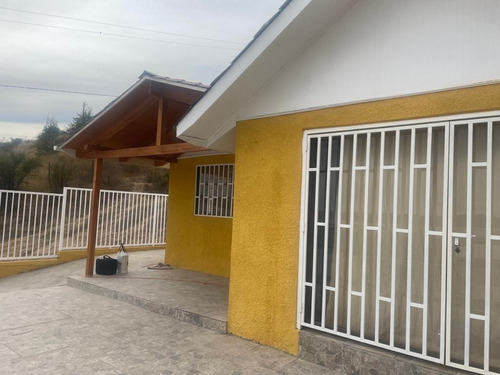 Casa Solida Con Piscina Y Vista Al Lago En Las Balsas, Rapel