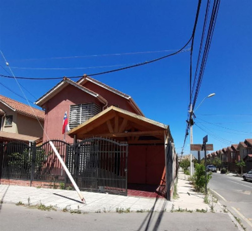 Casa En Venta De 3 Dorm. En Maipú