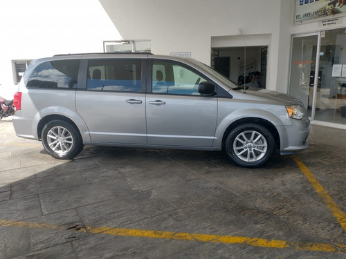 Imagen 5 de 12 de Dodge Caravan Sxt. 7 Pas 2019