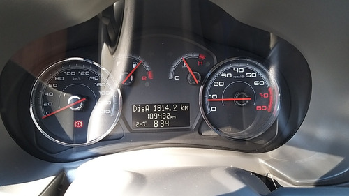 Imagem 2 de 6 de Fiat Palio 2013 1.6 16v Essence Flex 5p