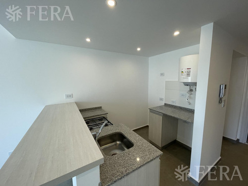 Venta De Monoambiente Con Cochera En Wilde