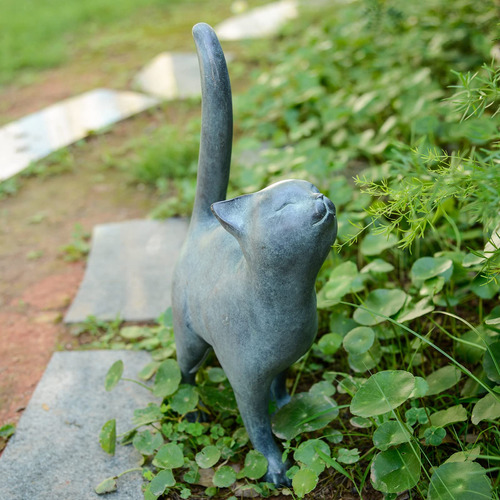 Newman House Studio Garden Statues Figurinas De Gato Para
