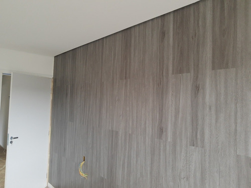 Imagem 1 de 5 de Piso Vinílico Em Laminado