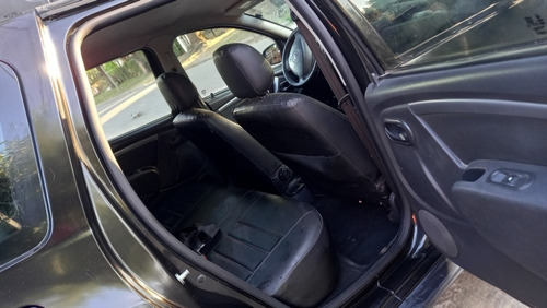 Imagen 5 de 9 de Renault Duster 1.6 4x2 Confort Plus Abs 110cv Alu 2013