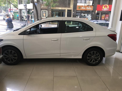 Imagen 12 de 25 de Chevrolet Onix Joy Plus Black 0km. Entrega Ya