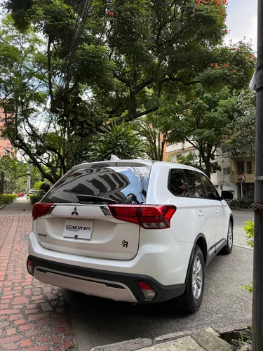 Mitsubishi Outlander 2.4