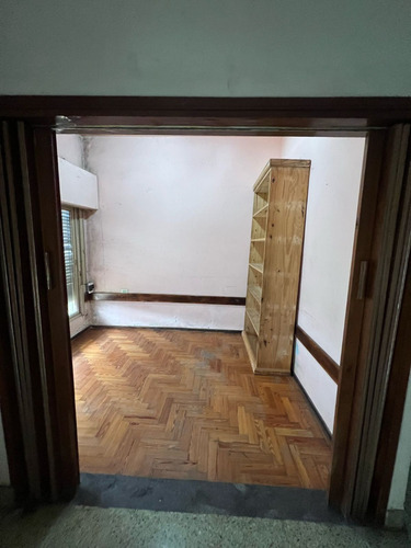 Vendo Casa Con Lote Grande Para Contruir Y Galpon Grande Para Oficio