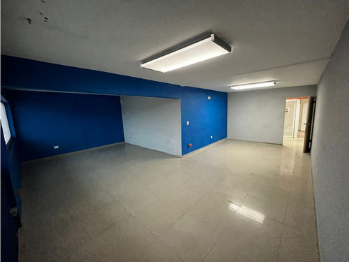 Edificio De 3 Plantas En Venta A 2 Cuadras De Cintermex