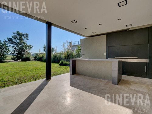 Casa En Venta A Estrenar En Nordelta, El Golf
