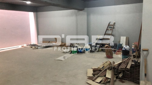 A Estrenar! Amplio Local/deposito Sobre Alvarez Jonte! - Alvarez Jonte 5300