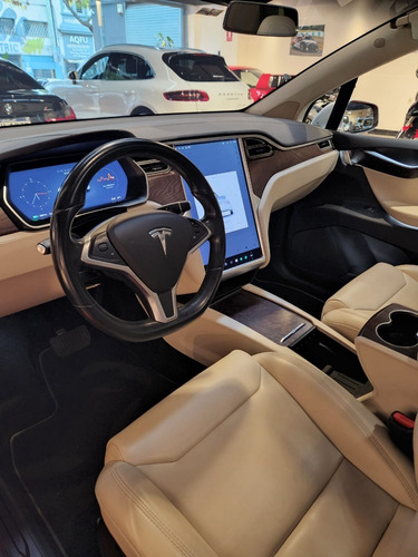 Imagen 9 de 10 de Tesla Model X Hilton Motors Co