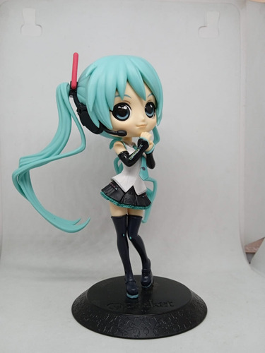 Hatsune Miku V4x Style Qposket Banpresto Figura Original