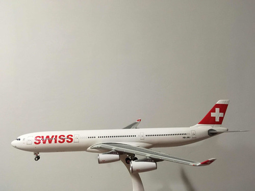 Swiss Airbus A340-300 Marca Herpa De Platico Duro.