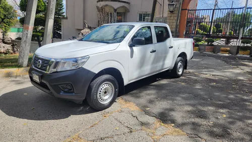 Nissan NP300 2.4 Doble Cabina Se Aa Pack Seg Mt