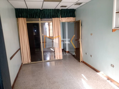 Imagen 6 de 18 de Mk Inmobiliaria Vende Consultorio Médico Mas 6 Acciones En La Policlínica San Juan, San Juan De Los Morros