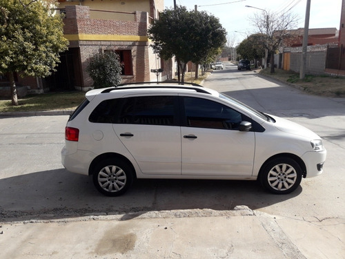 Imagen 2 de 8 de Volkswagen Suran 1.6 Comfortline 101cv Ab 2014