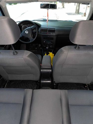 Imagen 8 de 11 de Volkswagen Golf 2010 1.6 Advance
