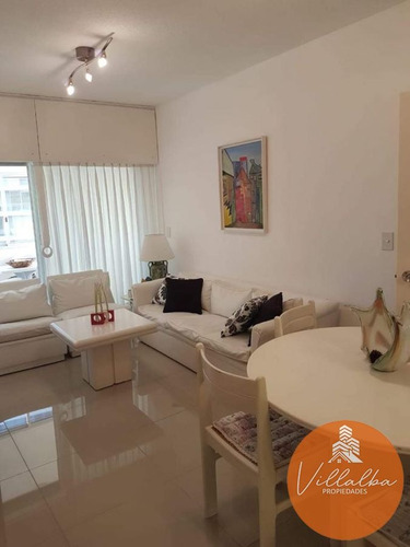 Imagen 2 de 24 de Departamento De 2 Dormitorios En Venta.
