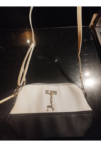 Vendo Cartera De Ecocuero Blanco Y Negro  