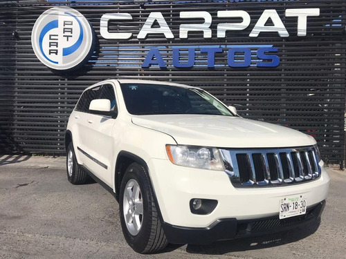 Imagen 3 de 11 de Jeep Grand Cherokee 2011 3.6 V6 Laredo Lujo 4x2 At