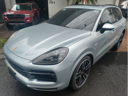 Porsche  Cayenne  2022