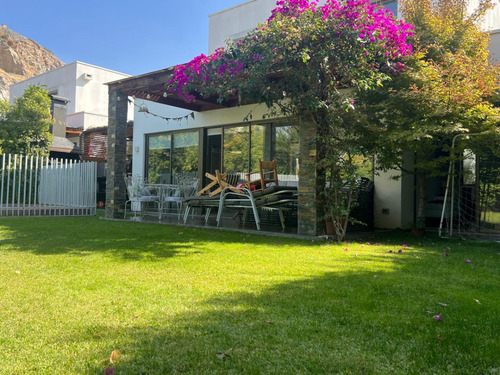 Se Vende 3d, 3b + Servicio, Piscina Y Quincho