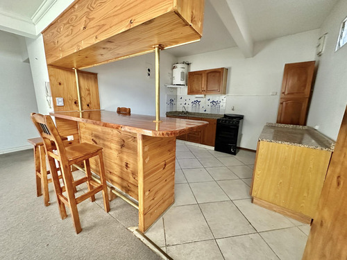 Muy Buen Departamento De 2 Ambientes Con Cochera En Martinez.