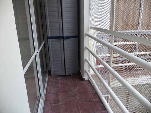 Imagen 9 de 11 de Departamento 2 Amb - Al Contrafrente - Con Balcon - Con Renta