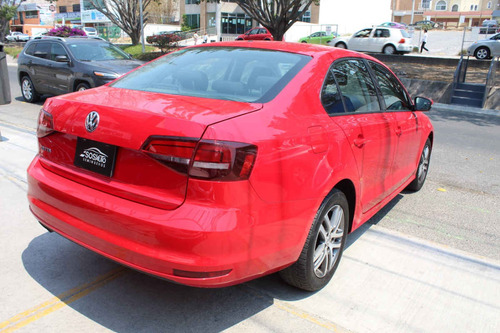 Volkswagen Jetta 2017 4p Trendline L5/2.5 Man