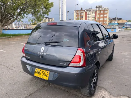 Renault CLIO STYLE 1.2 Night & Day