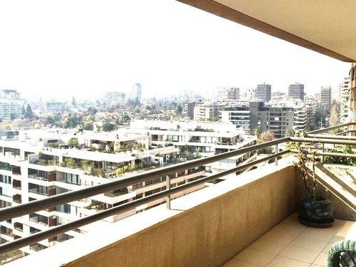 Increíble Y Amplio, Ubicado En Elegante Edificio En Vitacura