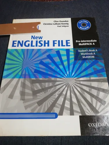 New English File -pre-intermediate Multipack A (Usado)
