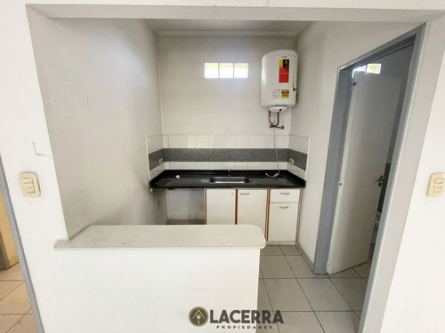 Imagen 22 de 30 de Galpon Sobre Avenida, 477 M2 Con Oficinas Y Local Comercial