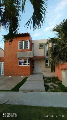 En Venta Town House Urb.araguama Country. Maracay Dt