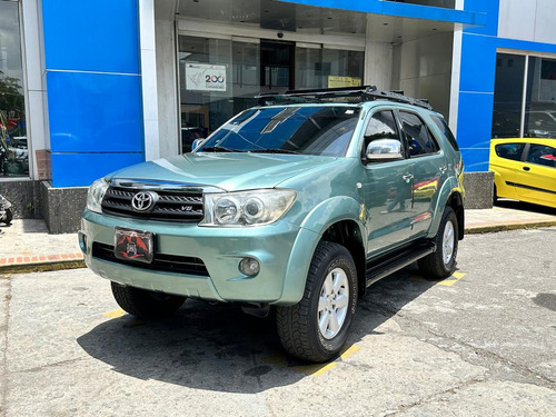 Toyota  Fortuner  Sr5