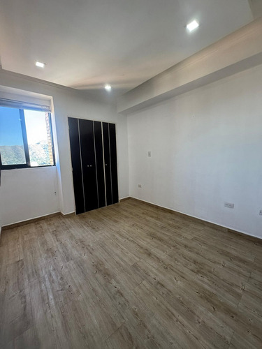 Apartamento En Venta En Residencias. Bahia Platinum, La Trigaleña Alta