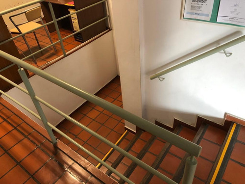 Imagen 2 de 16 de Local En Pleno Centro Comercial De Villa Del Parque 150 M2. Nuevo Precio!