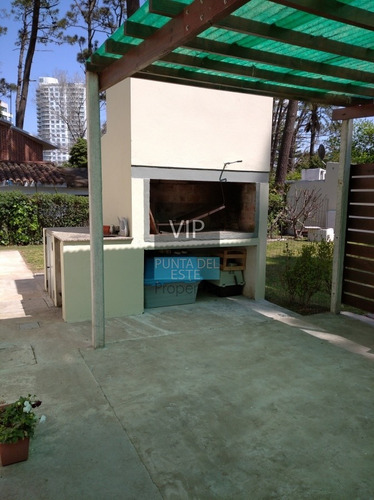 Casa En San Rafael, Punta Del Este, A Pocas Cuadras Del Mar- Ref: 181