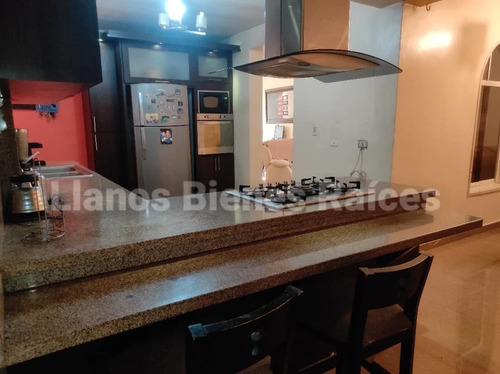 Imagen 7 de 16 de Casa Venta Urb La Providencia Final Av Casanovag Al Lado Uba