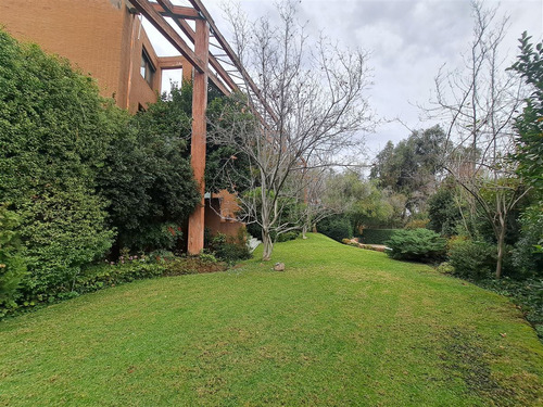 Departamento Tipo Townhouse En Venta De 5 Dorm. En Vitacura