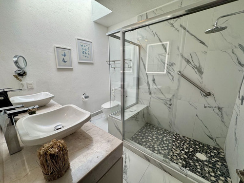 Cómoda Residencia De Una Planta- Juriquilla