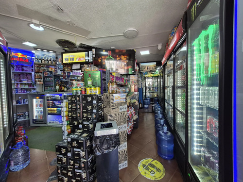 Oportunidad Propiedad Comercial 4d/3b/3e,incluye Botillería