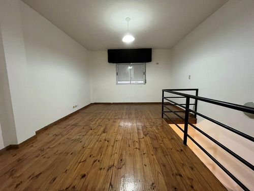 Alquiler 2 Ambientes Tipo Duplex - Avenida Crovara 400