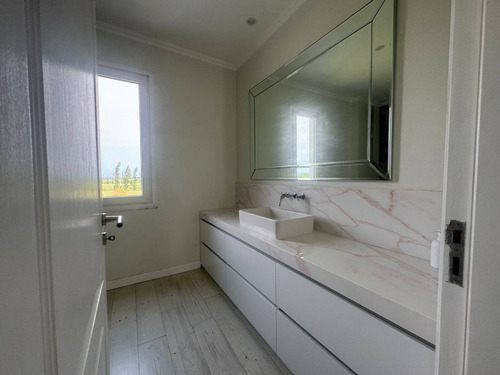 Casa En Venta En Chacras De Pergamino Con Pileta